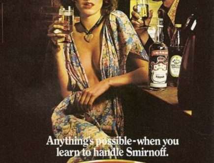 Smirnoff vodka rintaliivit nainen baaritiski