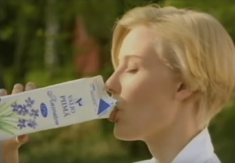 Valio Piimä mainos tosimiehen rinnalleni rakastajan vatsalleni piimä
